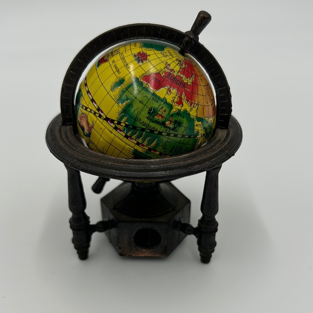 Vintage World Globe Die Cast Pencil Sharpener Metal Collectibe Small Yellow